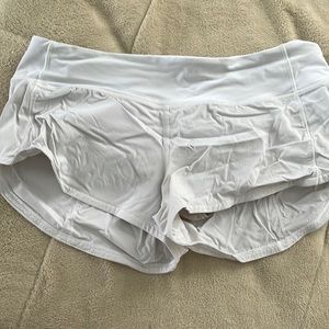 Lululemon size 6 Shorty short
